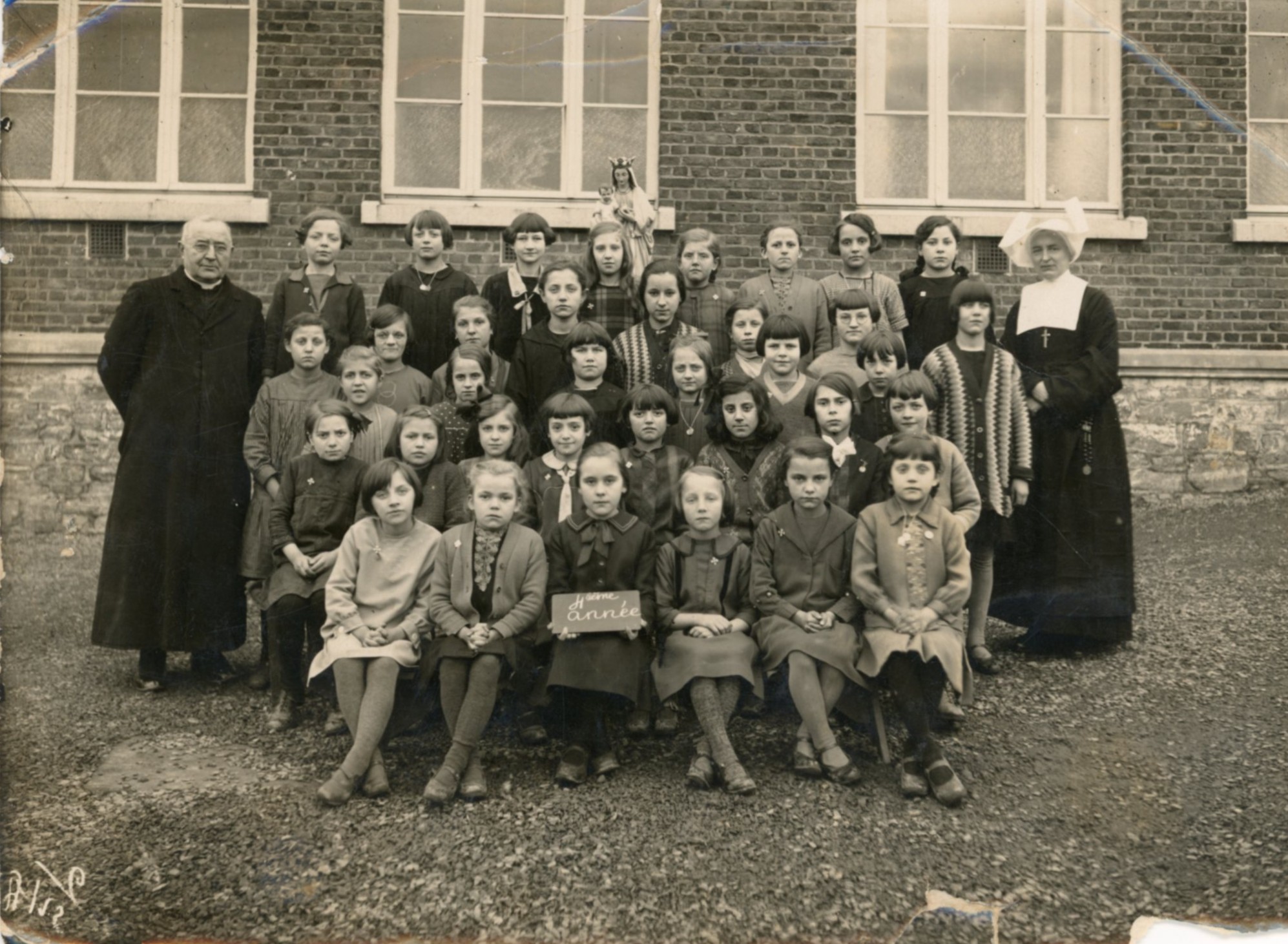ZelEnseignement Ecole des soeurs Classe de 4e année XXXX - Bernadette Walraven-Charbon001a.jpg