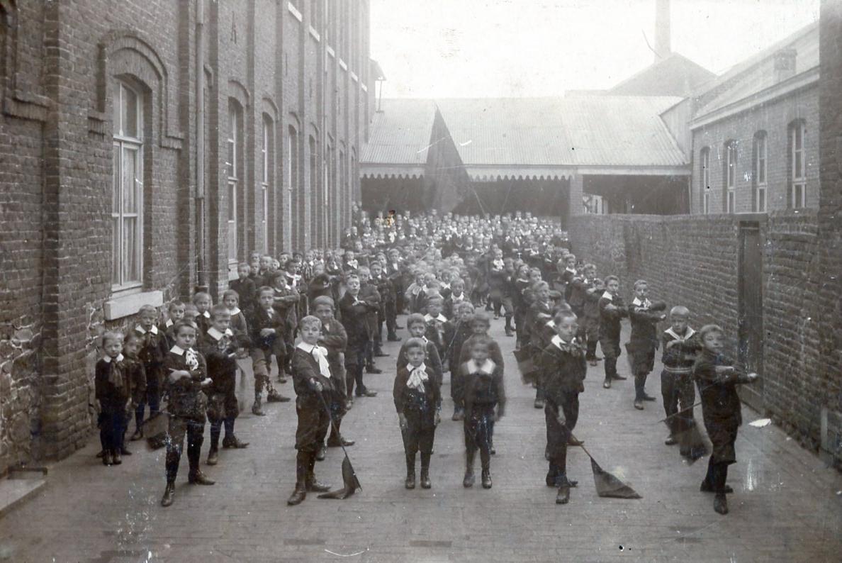 Ecole des frères 1907 - Mme Rogister-Crutzen008 - Copie.jpg