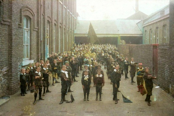 Ecole des frères 1907 - Mme Rogister-Crutzen008 - Copie_aRIDd__please_credit[palette.fm].jpg