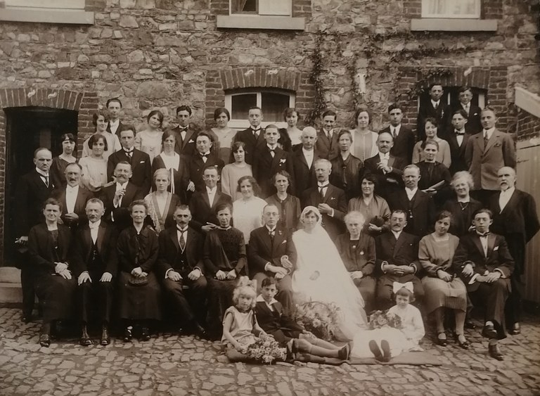 ZelFamilles Mariage de Jacques Piron et Maria Bragard 1926 - Mme Piron-Lebeau (2).jpg
