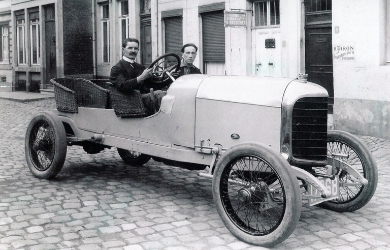 Figures marquantes Bolland Maurice Voiture Springuel dessinée par Bolland Maurice 1910 - Philippe Haccour.bmp