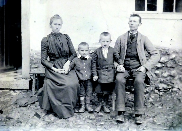ZelP1190392.jpg