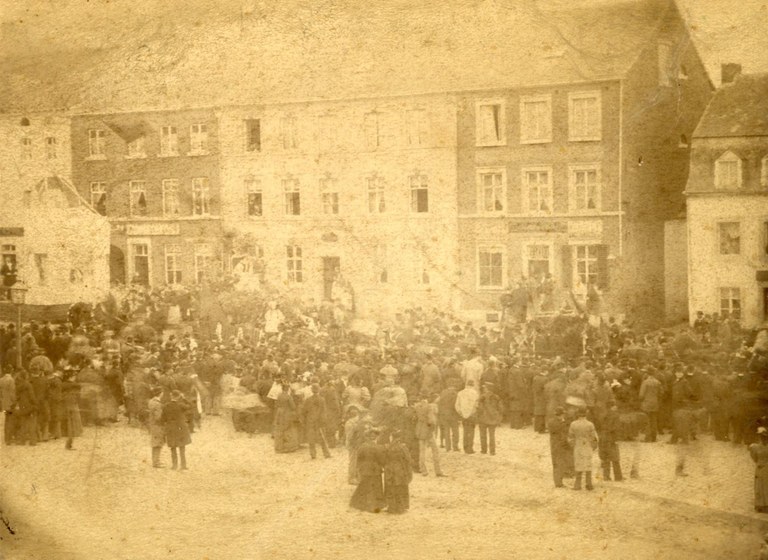 Photo grenier commune Cavalcade d'Aubel 1897 - Aubel'Archiv013.jpg