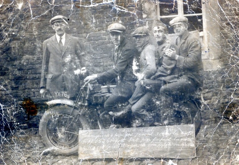 Famille Groupes Personnalités Deb Alexandre Lambert Assis Joseph Pasteger Donné Bosch Philippe Denoël marchand de porcs Joseph Lambert électricien XXXX - Vicky Pasteger 002.jpg