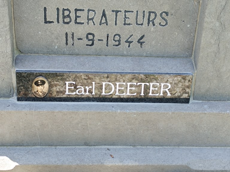 Guerre 40-45 Earl Deeter premier soldat US tombé à Aubel 11-09-44 plaque commémorative rue de Battice Hostert  (3).jpg