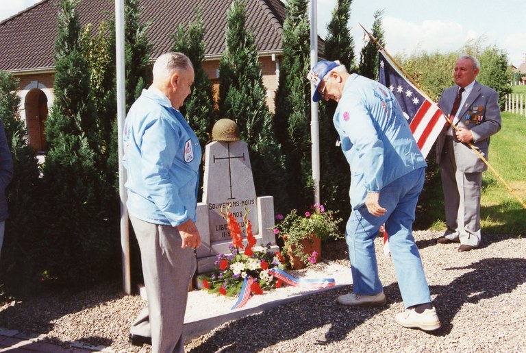 ZelGuerre 40-45 Amitiés américano aubeloises 1994 - Albert Mager010.jpg