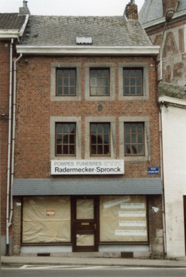 Maison de commerce place Antoine Ernst