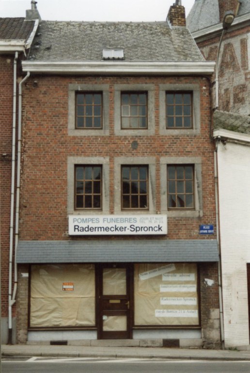 Maison de commerce place Antoine Ernst