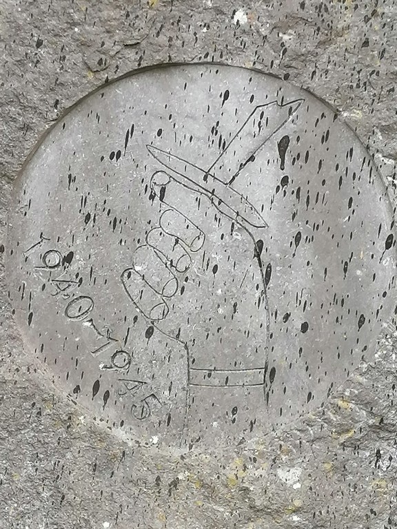 Patrimoine Chapelle Notre-Dame du Perpétuel Secours Monument aux morts 40-45 2022 - Haccour Philippe.jpg