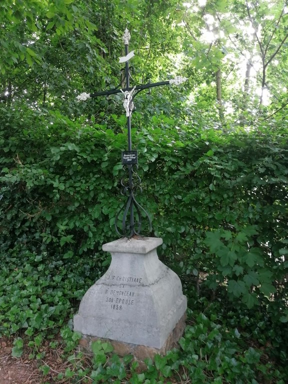 Patrimoine Croix double-face chemin des Berges de la Bel 2022 - Philippe Haccour002.jpg