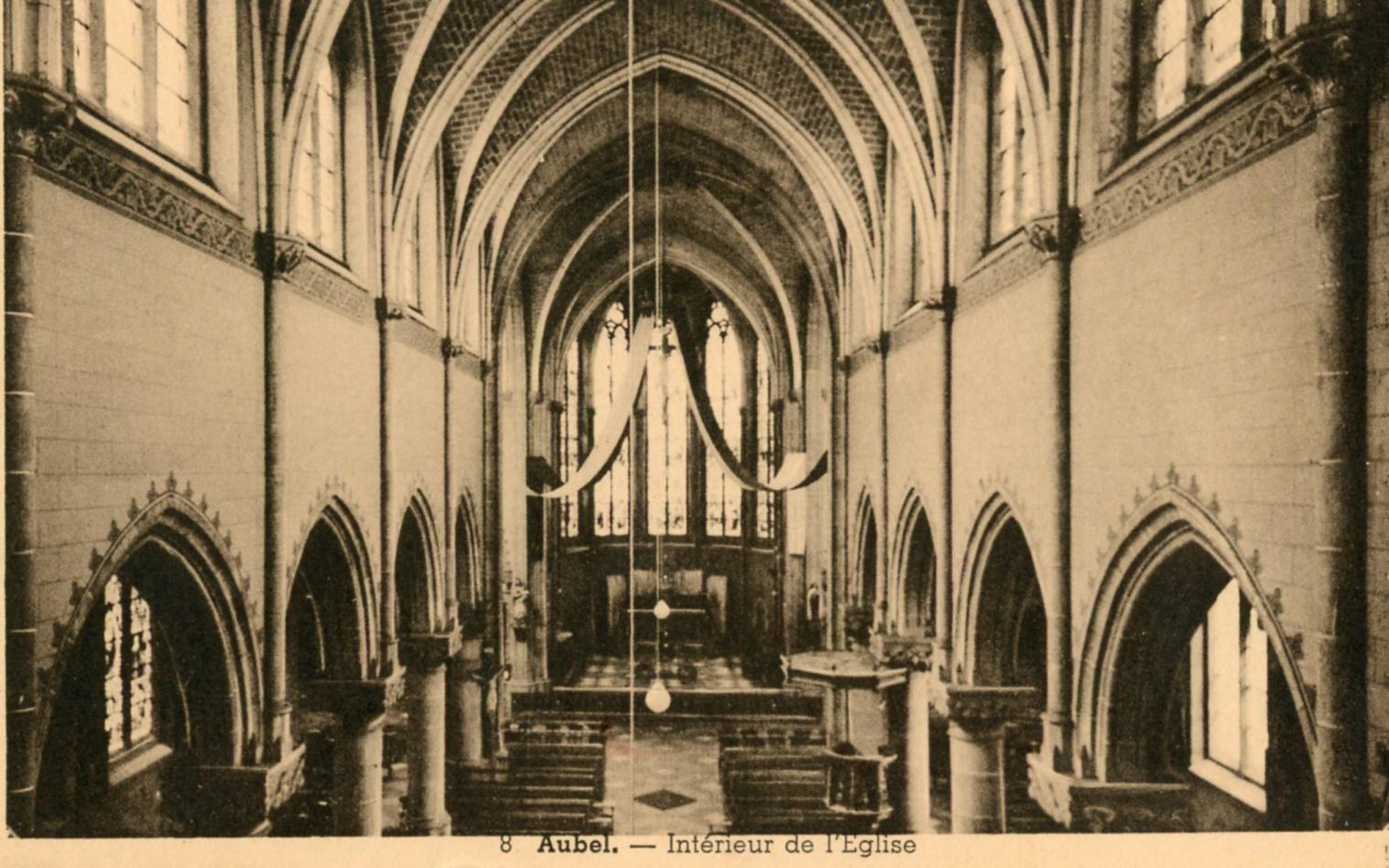 CP Eglise ancienne intérieur XXXX - Guy Baltus.jpg