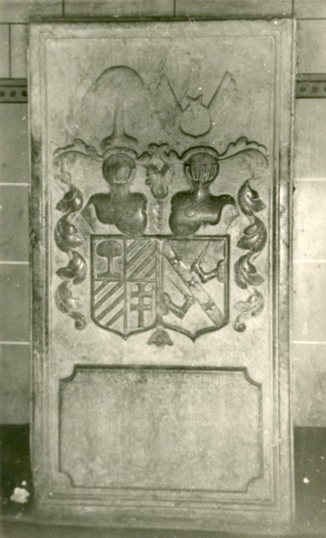 Ancienne pierre dans l'église
