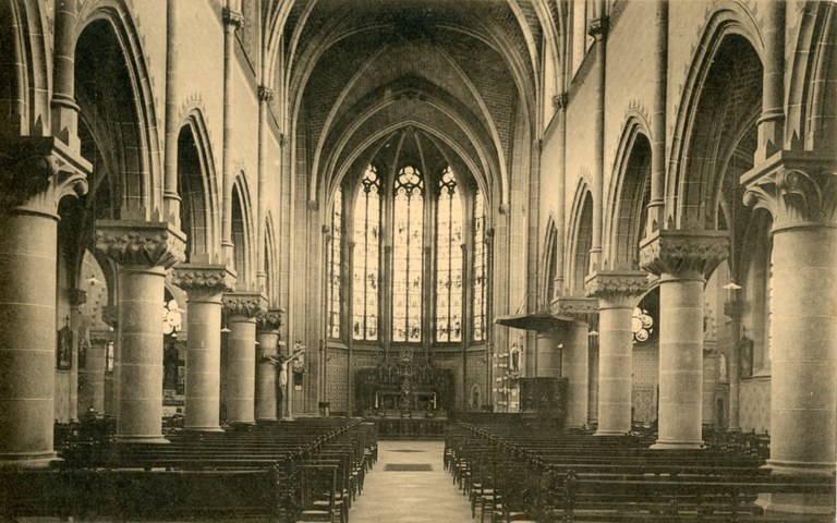 CP Eglise nouvelle intérieur XXXX - Haccour Bernadette.jpg