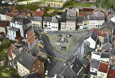Evolution du village en cartes postales.