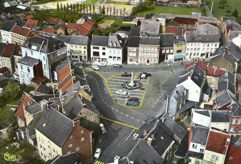Evolution du village en cartes postales.