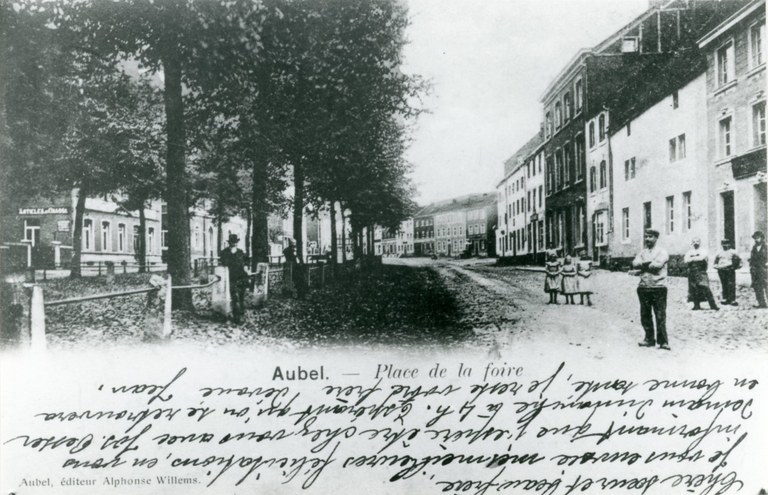 CP Place Albert 1er  XXXX - Roger Dodémont001.jpg
