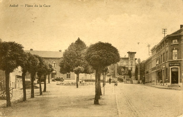 Place de la Victoire XXXX - Henri Doome001.jpg