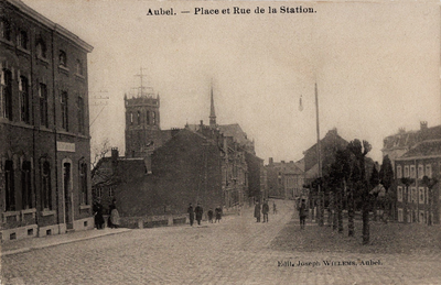 Vue sur le clocher de l'église en construction