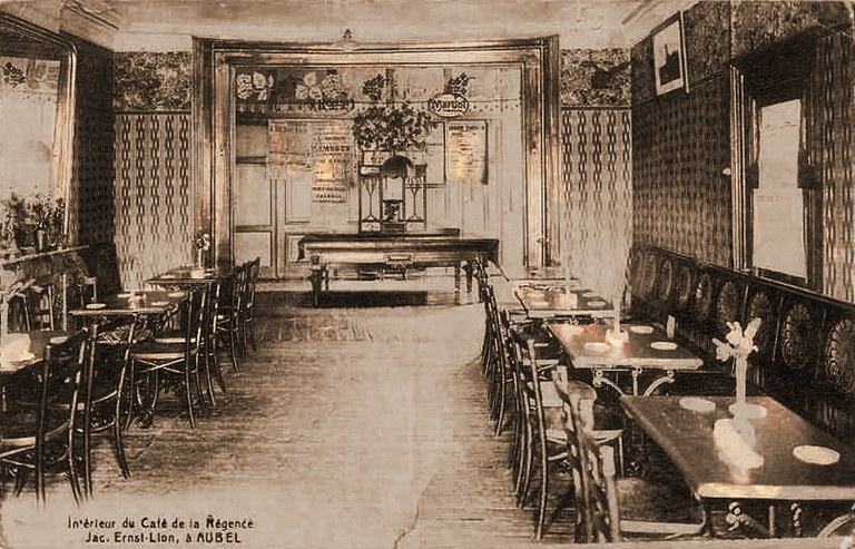 CP Place Nicolaï Café de la régence intérieur XXXX - Brée Fernand (2).jpg