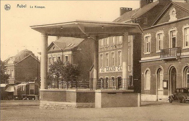 CP Place Nicolaï kiosque construit en 1936 - Brée Fernand (5).jpg