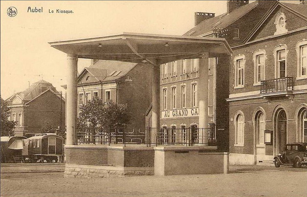 CP Place Nicolaï kiosque construit en 1936 - Brée Fernand (5).jpg
