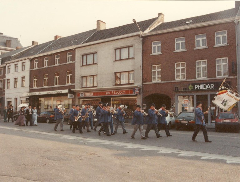 Quatre commerces de la place Nicolaï