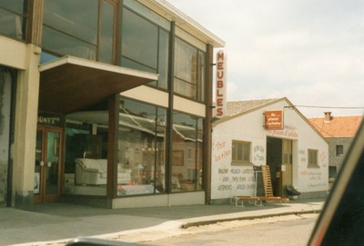 Deux commerces de la rue de Val-Dieu