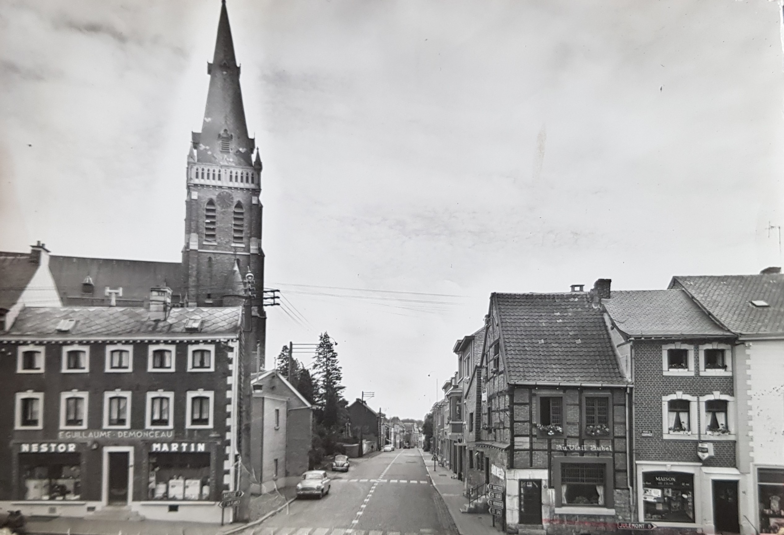 CP Place Antoine Ernst XXXX - Luc Willems.jpg