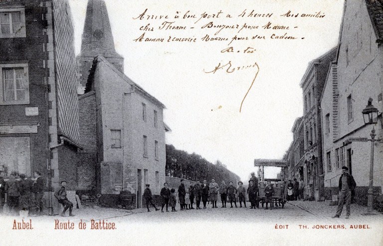 Le clocher de l'ancienne église et le vieil Aubel