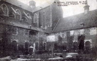 La cour intérieure