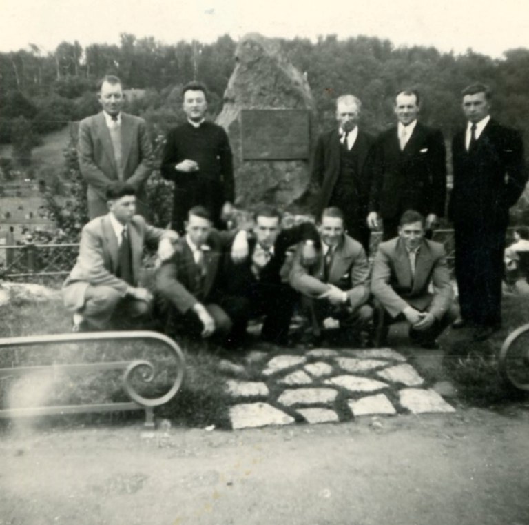 Chorale La Clouse 004 4 Excursion au Luxembourg avec le curé Grosjean en 1951.jpg