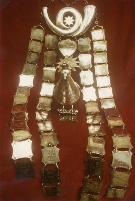 Le collier d'argent du roy.