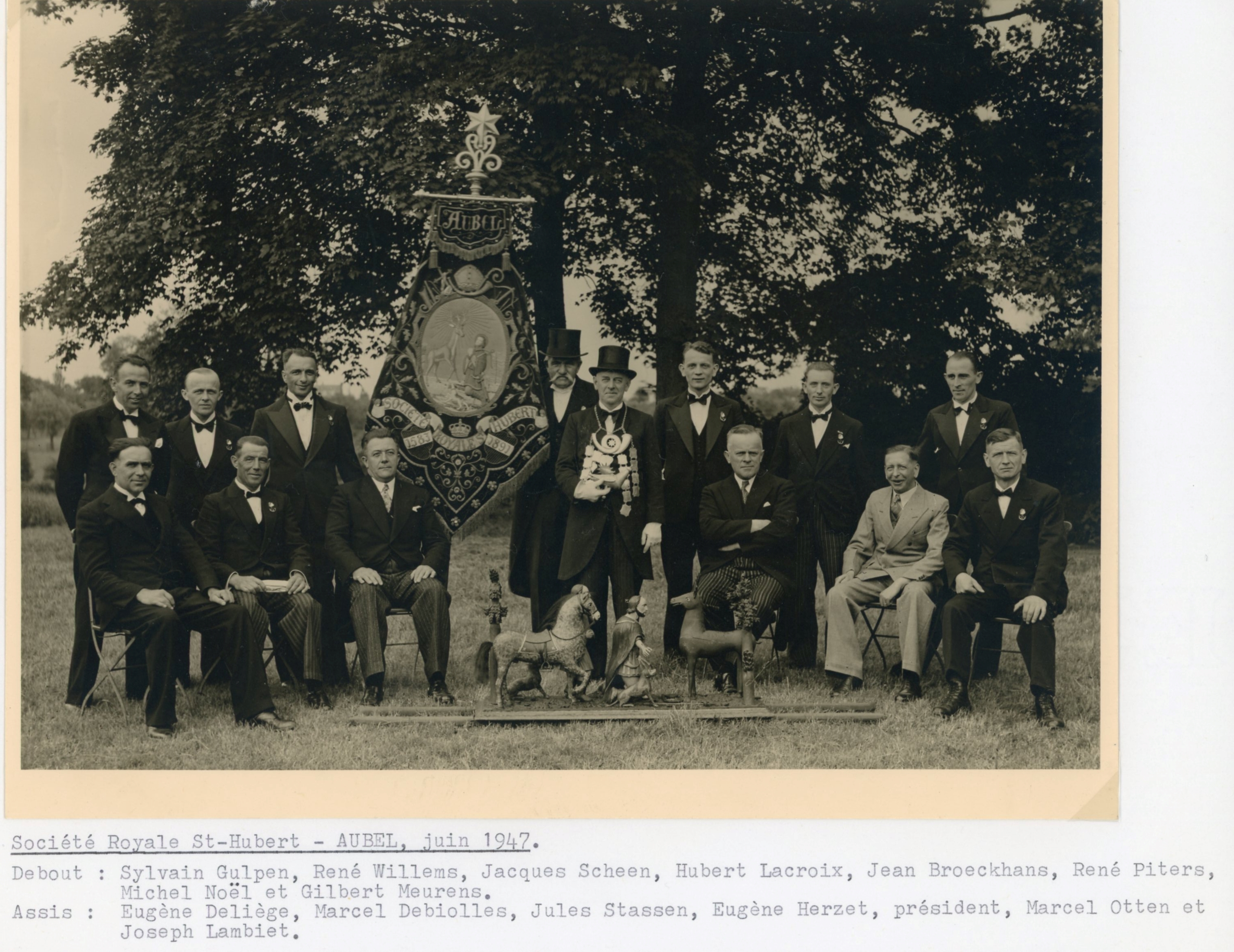 St-Hubert 1947 Comité 035.jpg