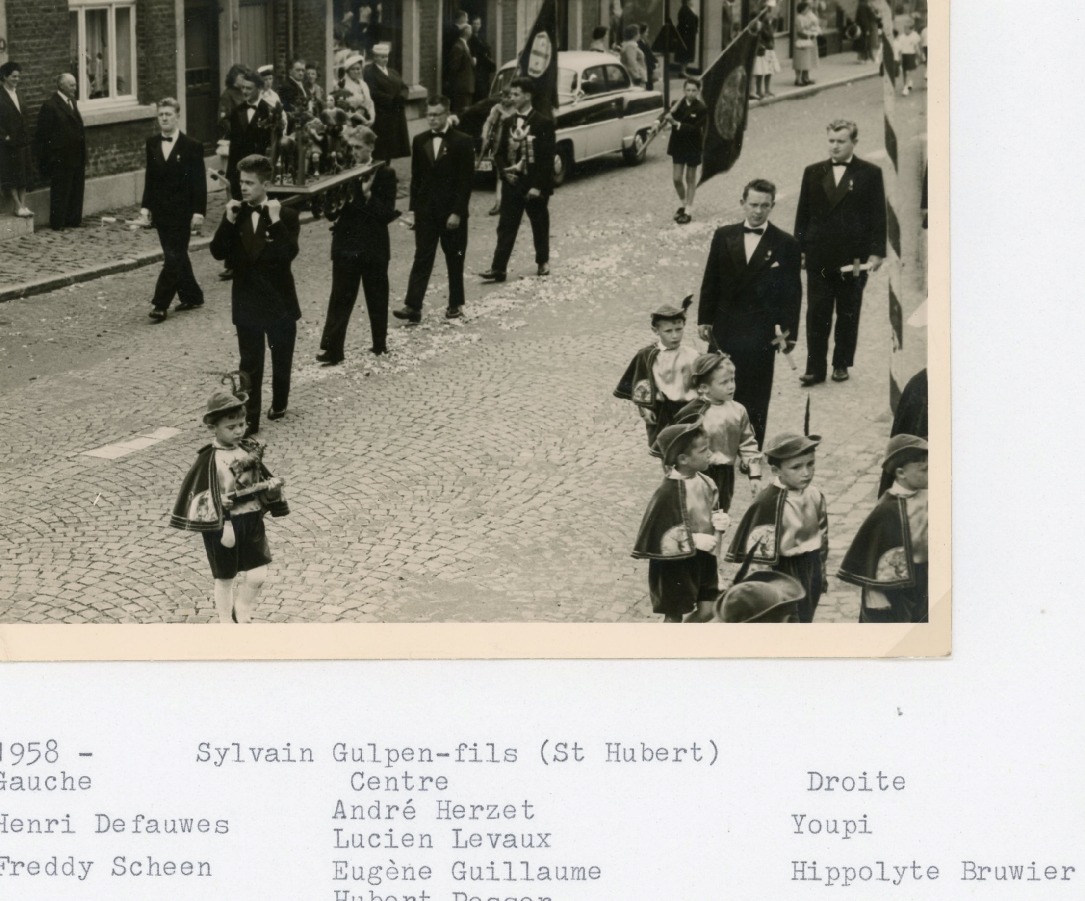 St-Hubert 1958 Procession 047.jpg