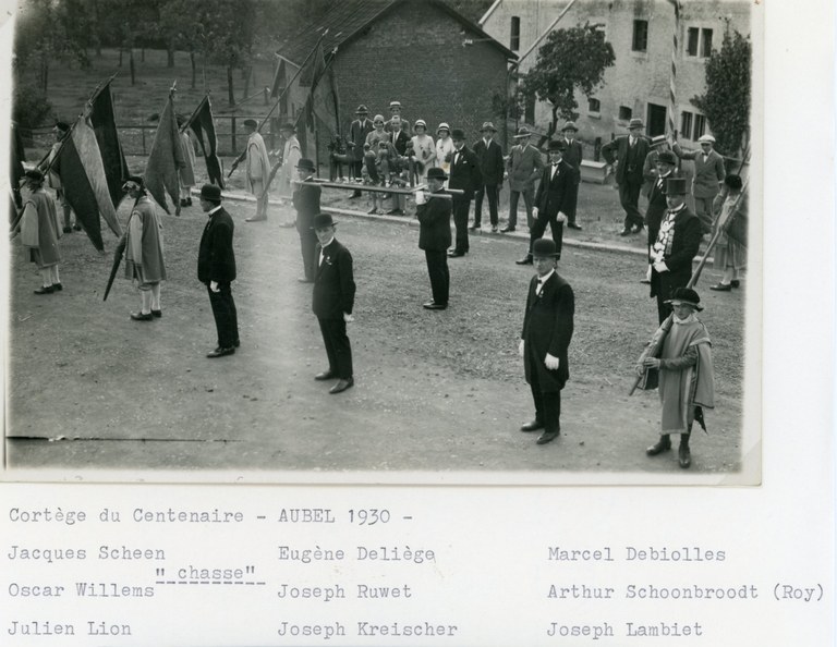 St-Hubert 1930 Avril Cortège du centenaire016.jpg