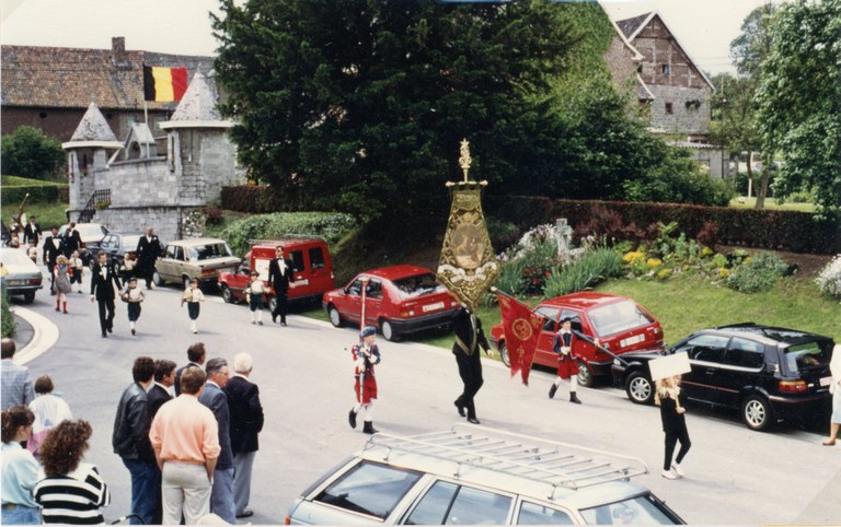 St-Hubert 1991 dimanche 30 juin Participation au cortège du 400e anniversaire de la Société royale St Brice à Hombourg061.jpg