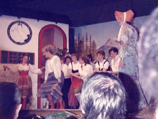 Spectacle L'Auberge du Cheval Blanc 1986 - Marie-Josée Bouche012.jpg