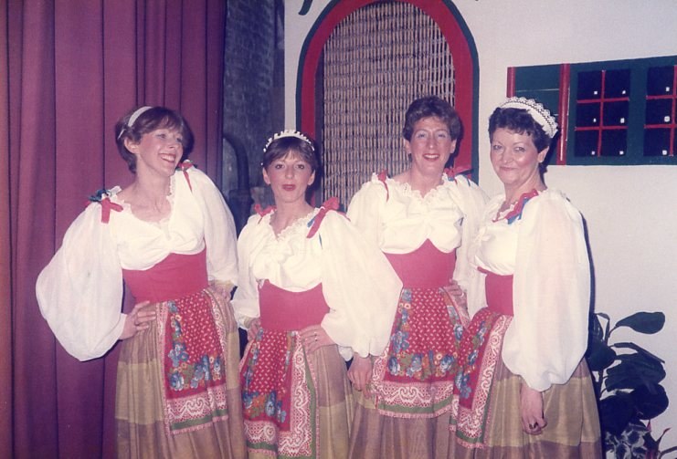 Spectacle L'Auberge du Cheval Blanc 1986 - Marie-Josée Bouche019.jpg