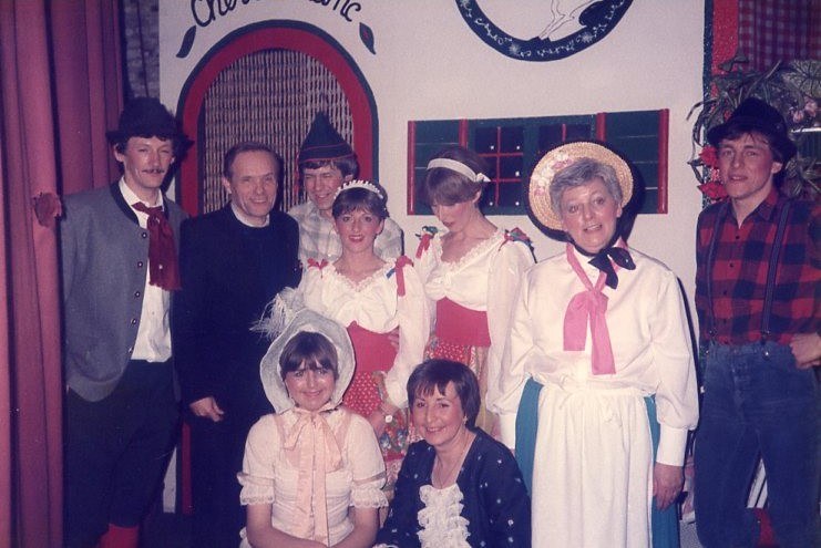 Spectacle L'Auberge du Cheval Blanc 1986 - Marie-Josée Bouche024.jpg