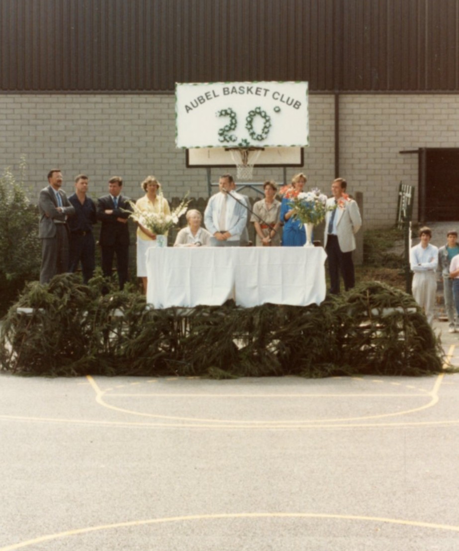 Basket 20e anniversaire 1987 - Hubert Otten004.jpg
