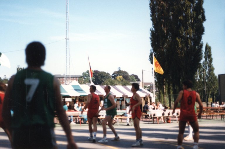 Basket 20e anniversaire 1987 - Hubert Otten006.jpg