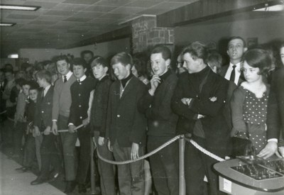 De nombreux spectateurs au bowling du café Pasteger