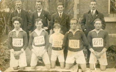 Des amateurs de course à pied vers 1920