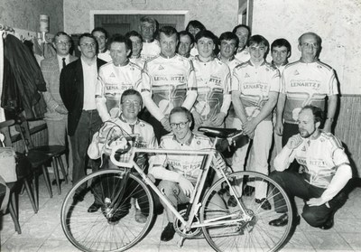 Groupe cycliste "Les Freddy boy's" au café "Pasteger"