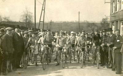Course cycliste rue de Val-Dieu avant 1940