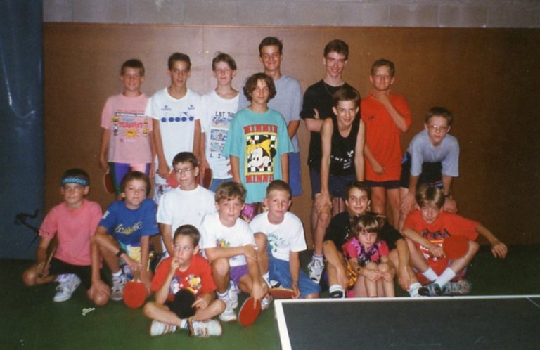 Les jeunes au tennis de table