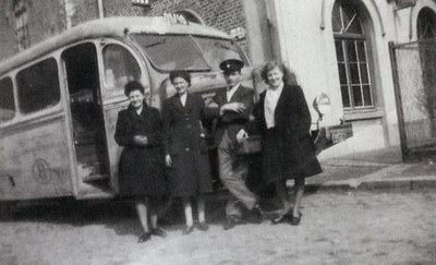 Le bus "Willems" à la gare d'Aubel