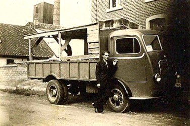 Siroperie camion reçu la veille de la guerre 1940 - Clément Meurens.jpg