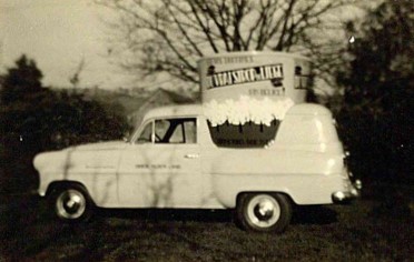 Siroperie Camionnette 1956 - Copie (2).jpg