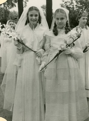 Deux communiantes en 1951